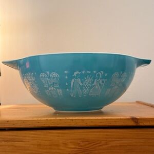 Midcentury modern era PYREX Mixing Bowl with Folk Motif #444